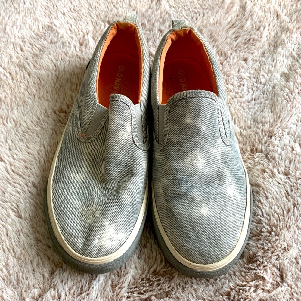 Canvas Slip-on Sneakers for Boys in Size 2 in Color Gray and white